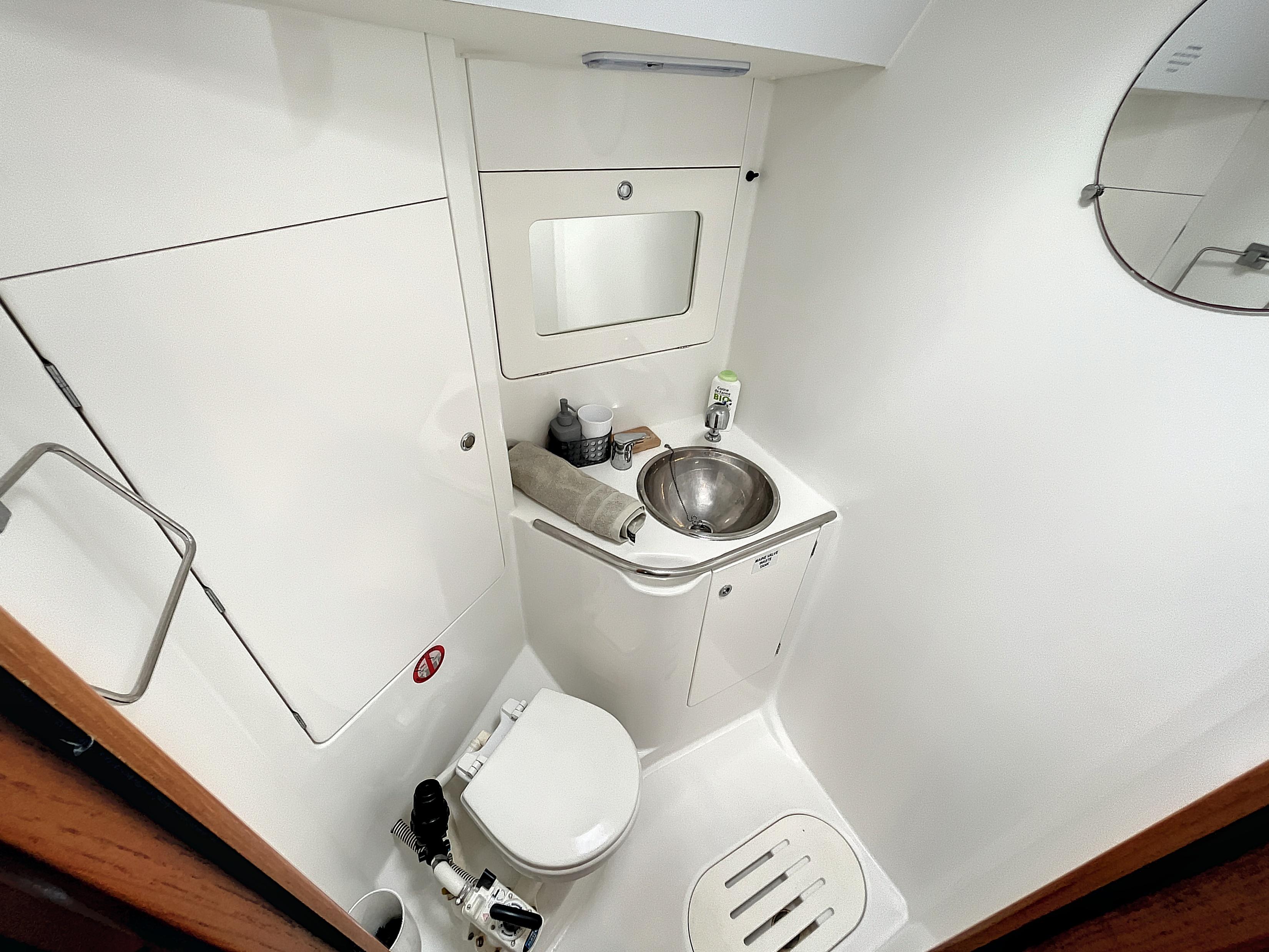 Sun Odyssey 52.2 - 4 cab. - Slow, picture 12