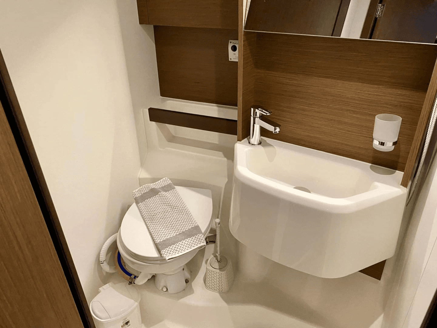 Oceanis 51.1 - 5 + 1 cab., picture 15