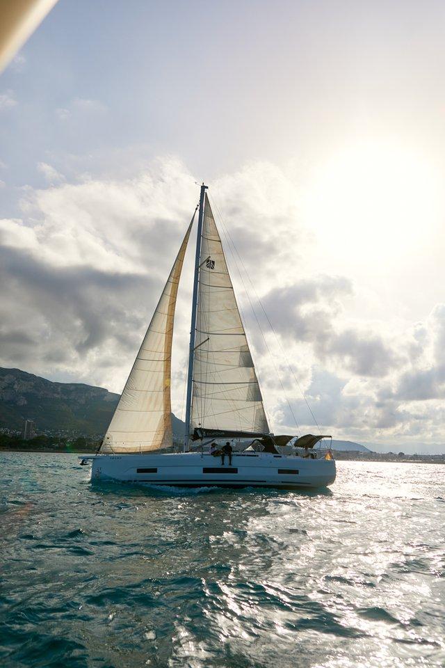 Dufour 470 - 5 + 1 cab. - Kaito, picture 4