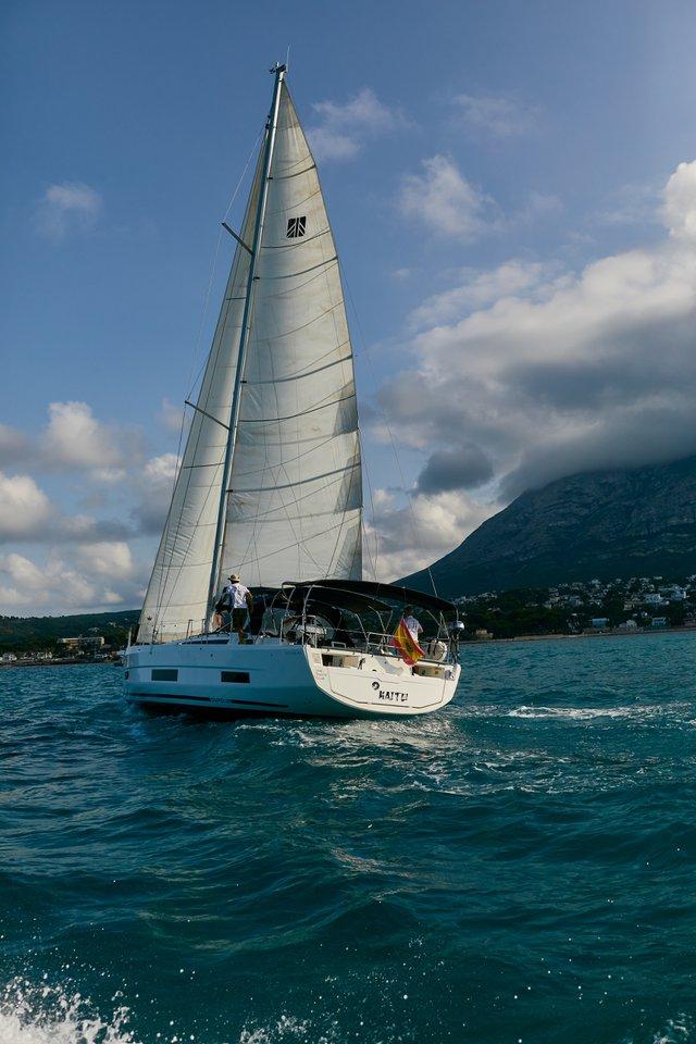 Dufour 470 - 5 + 1 cab. - Kaito, picture 3