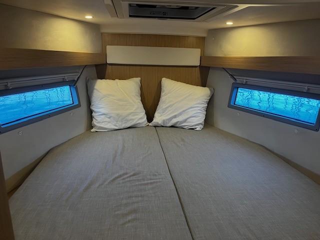 Bavaria C38, picture 3