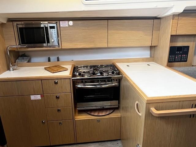 Bavaria C38, picture 5