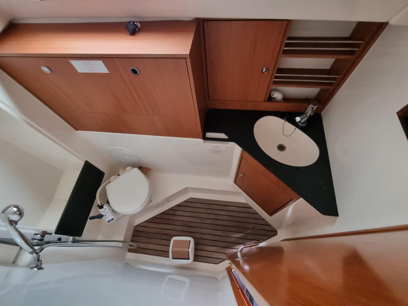 Bavaria Cruiser 32, picture 20