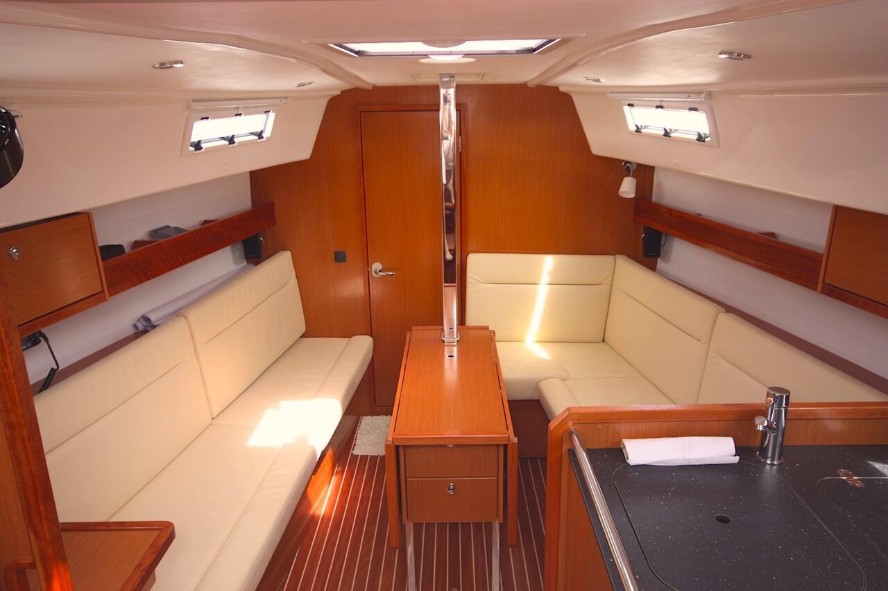 Bavaria Cruiser 32, picture 9