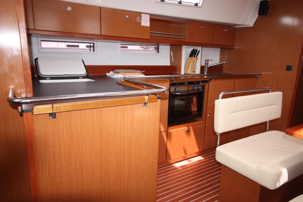 Bavaria Cruiser 32, picture 15