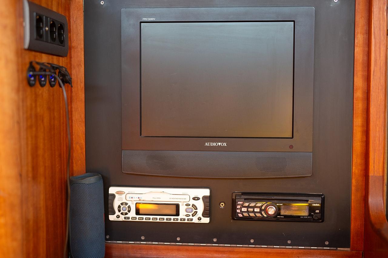 Dolphin 50, picture 24