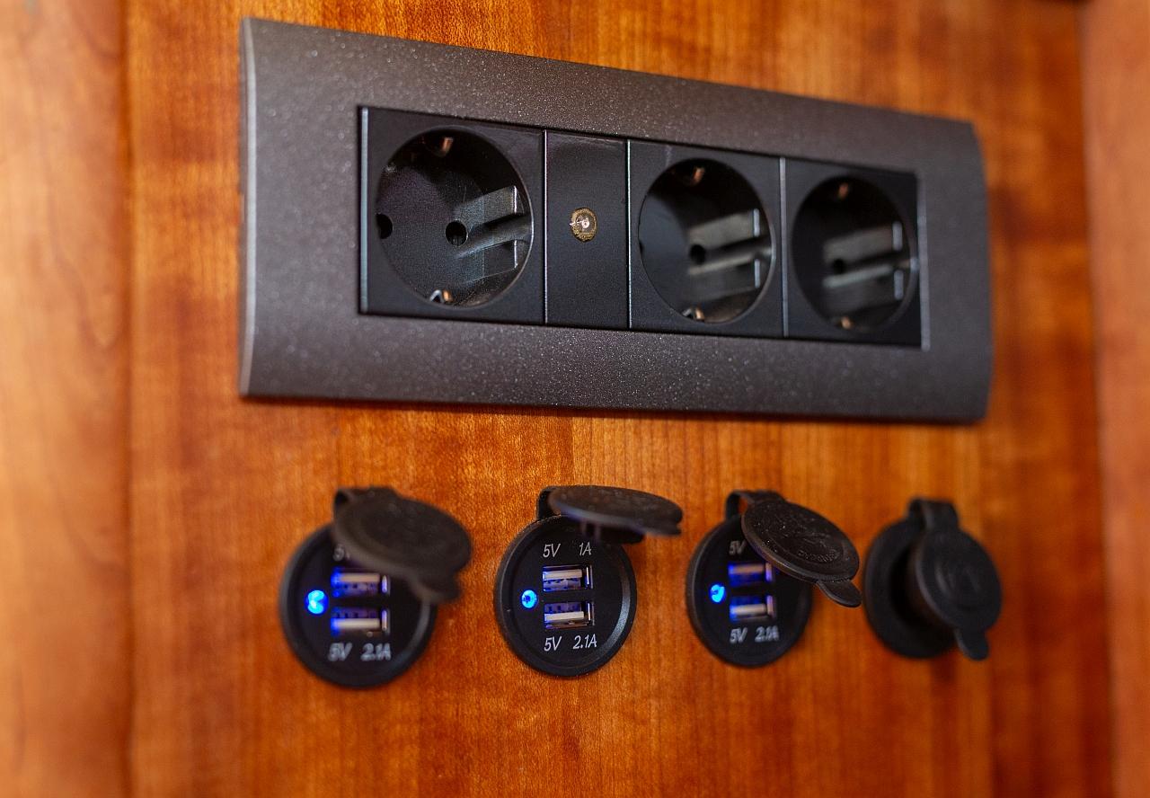 Dolphin 50, picture 25