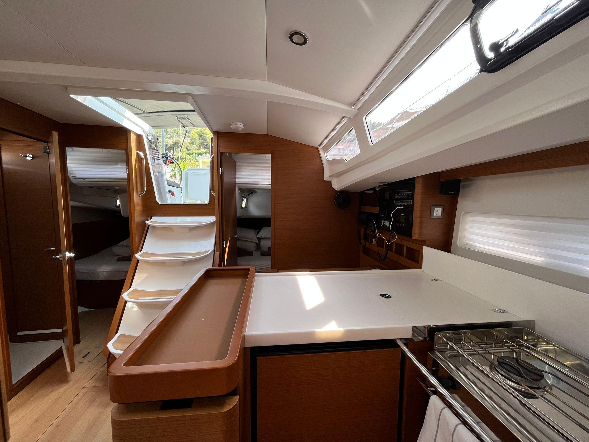 Sun Odyssey 440 - 4 cab., picture 4