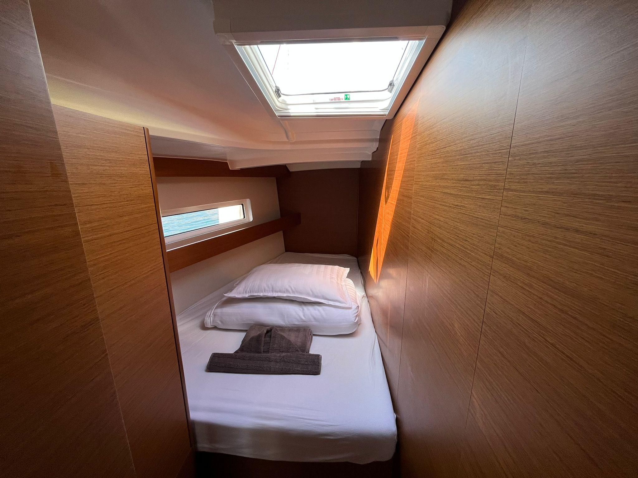 Sun Odyssey 440 - 4 cab., picture 7