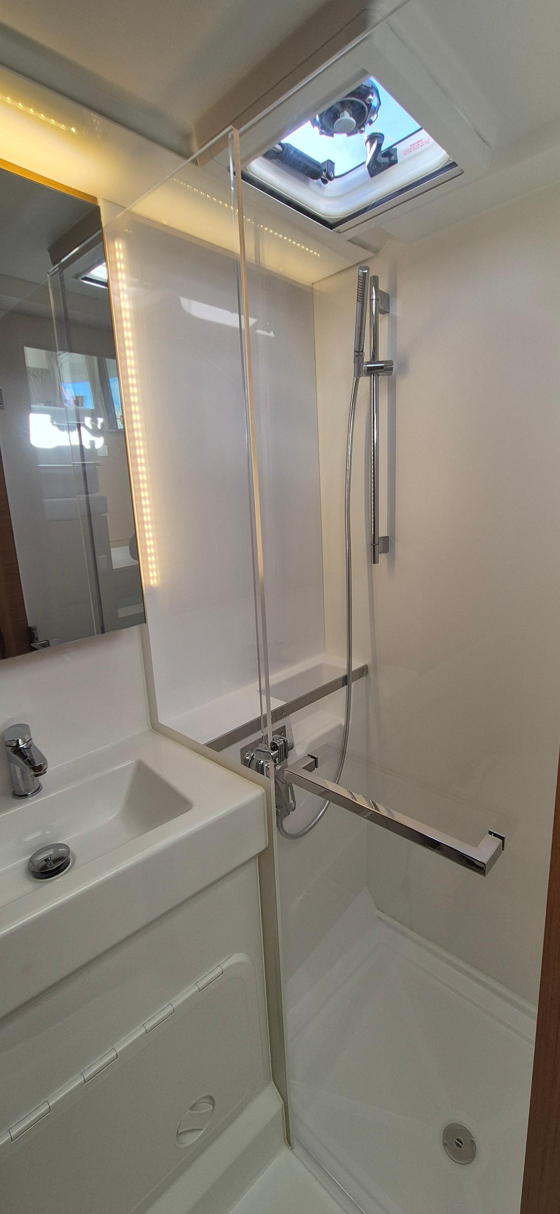 Excess 11 - 4 + 1 + 1 cab., picture 14