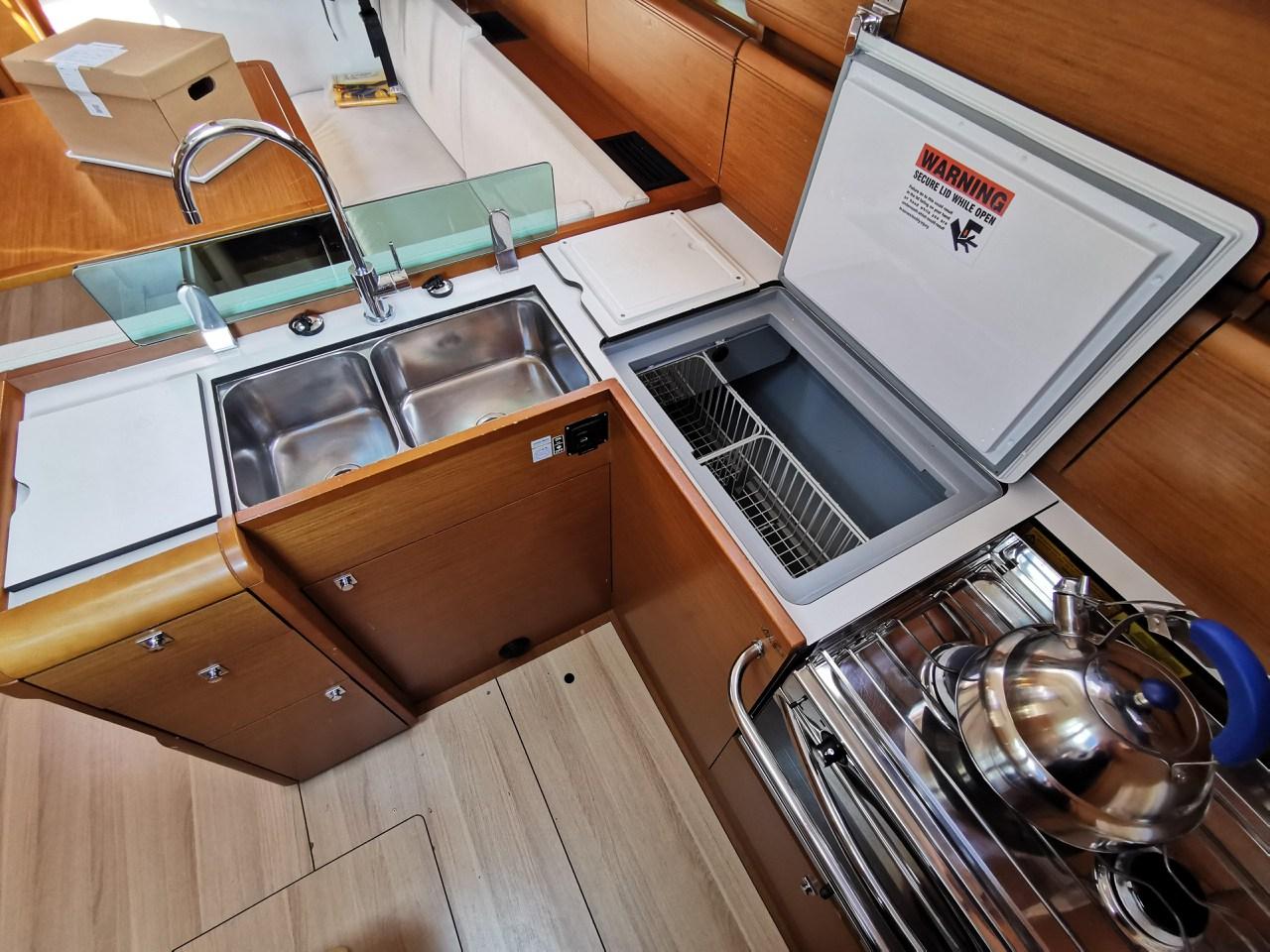 Sun Odyssey 419 - 3 cab., picture 7