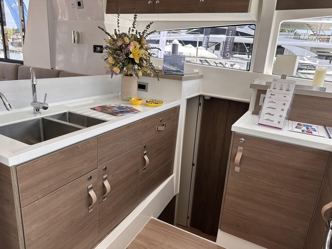 Bali 4.2 - 4 + 1 cab., picture 22