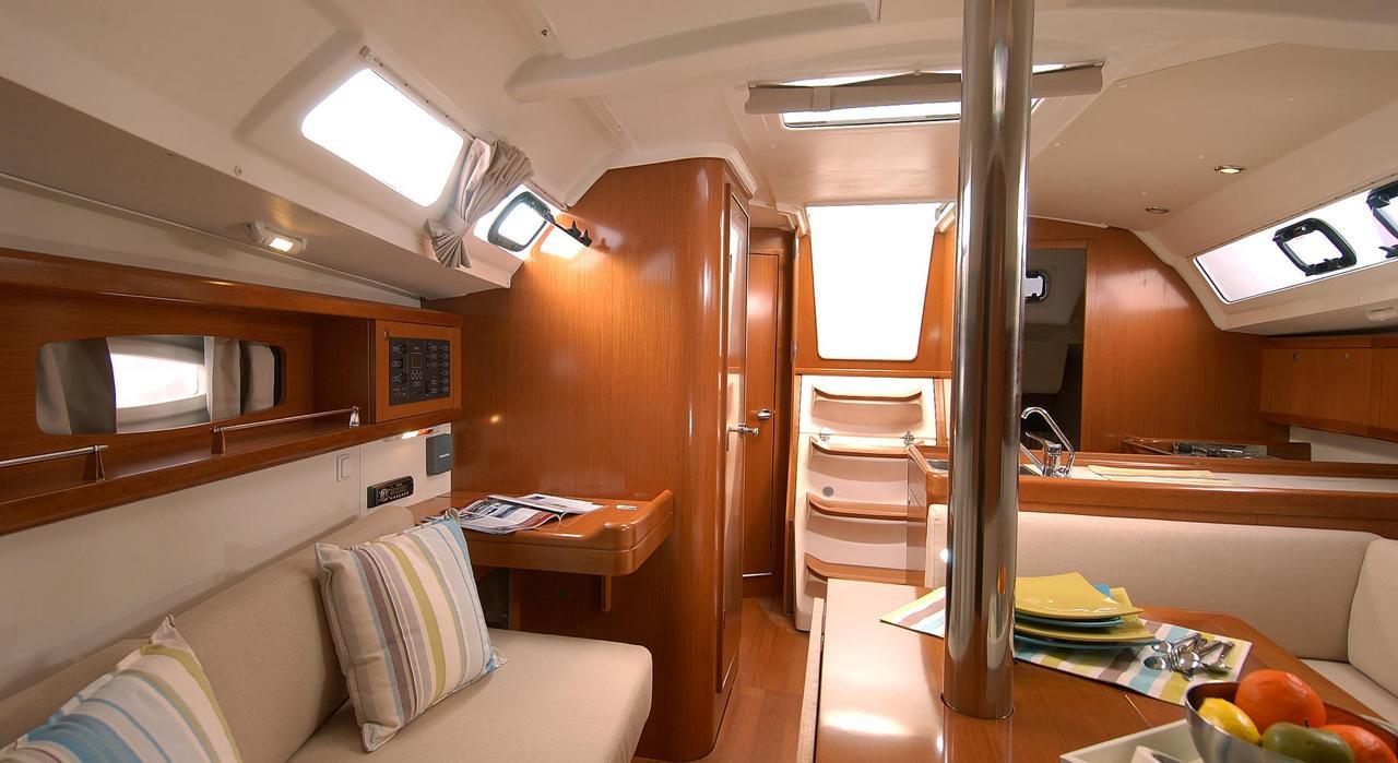 Oceanis 34, picture 9