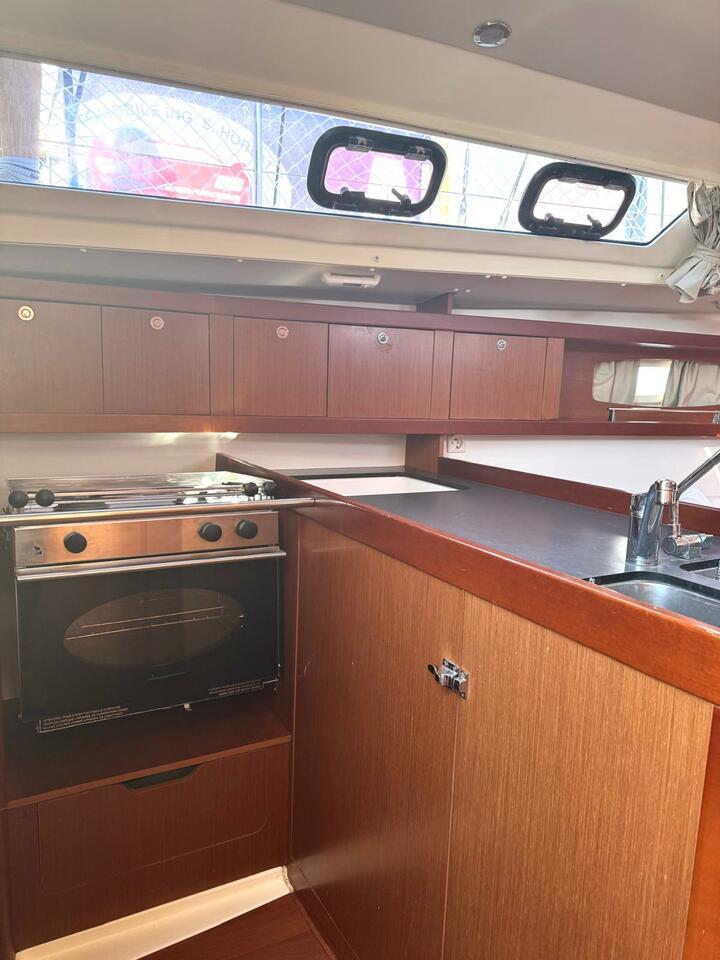 Oceanis 34, picture 13