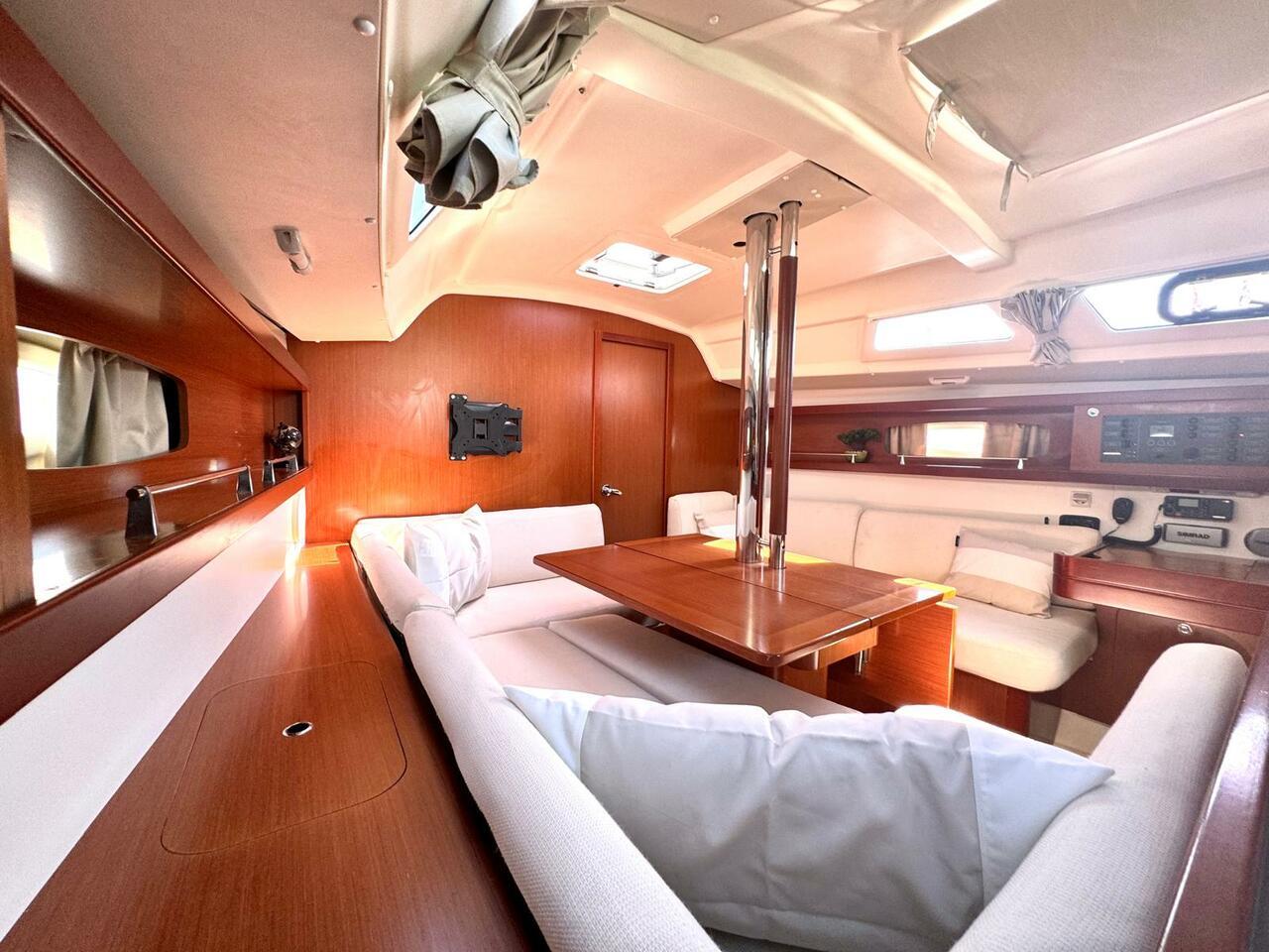 Oceanis 34, picture 10