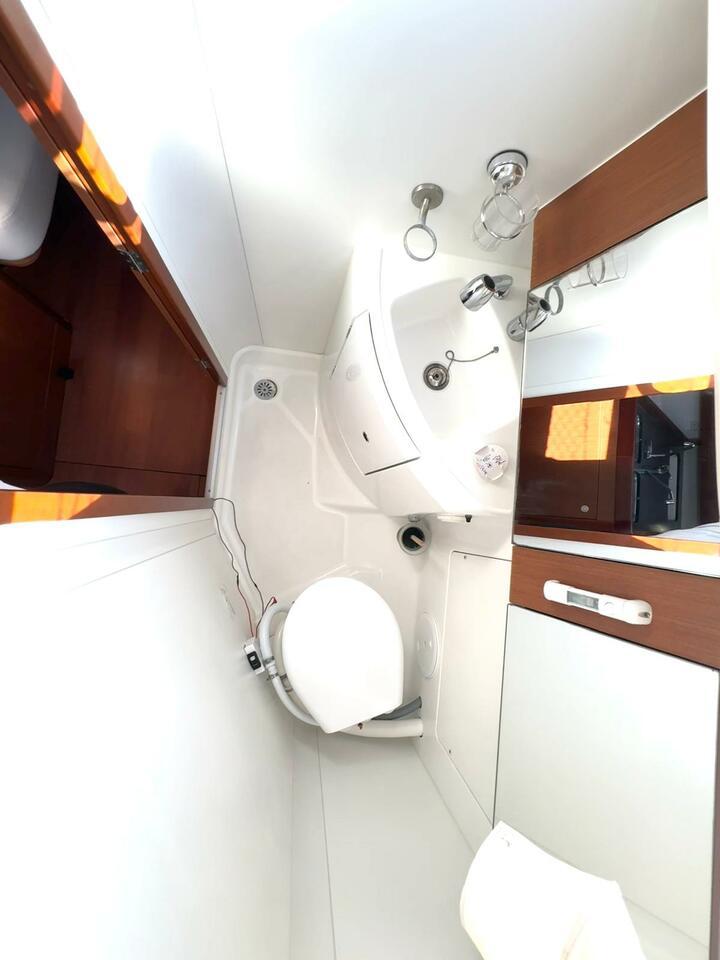 Oceanis 34, picture 17