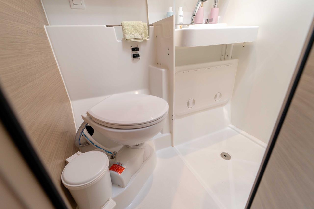 Lagoon 43 - 4 + 2 cab., picture 25