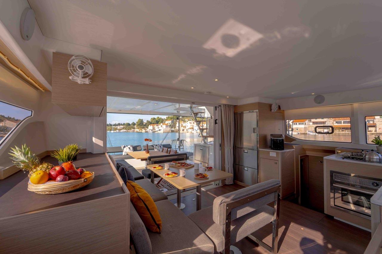 Lagoon 43 - 4 + 2 cab., picture 18