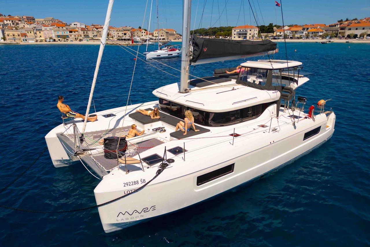 Lagoon 43 - 4 + 2 cab., picture 6