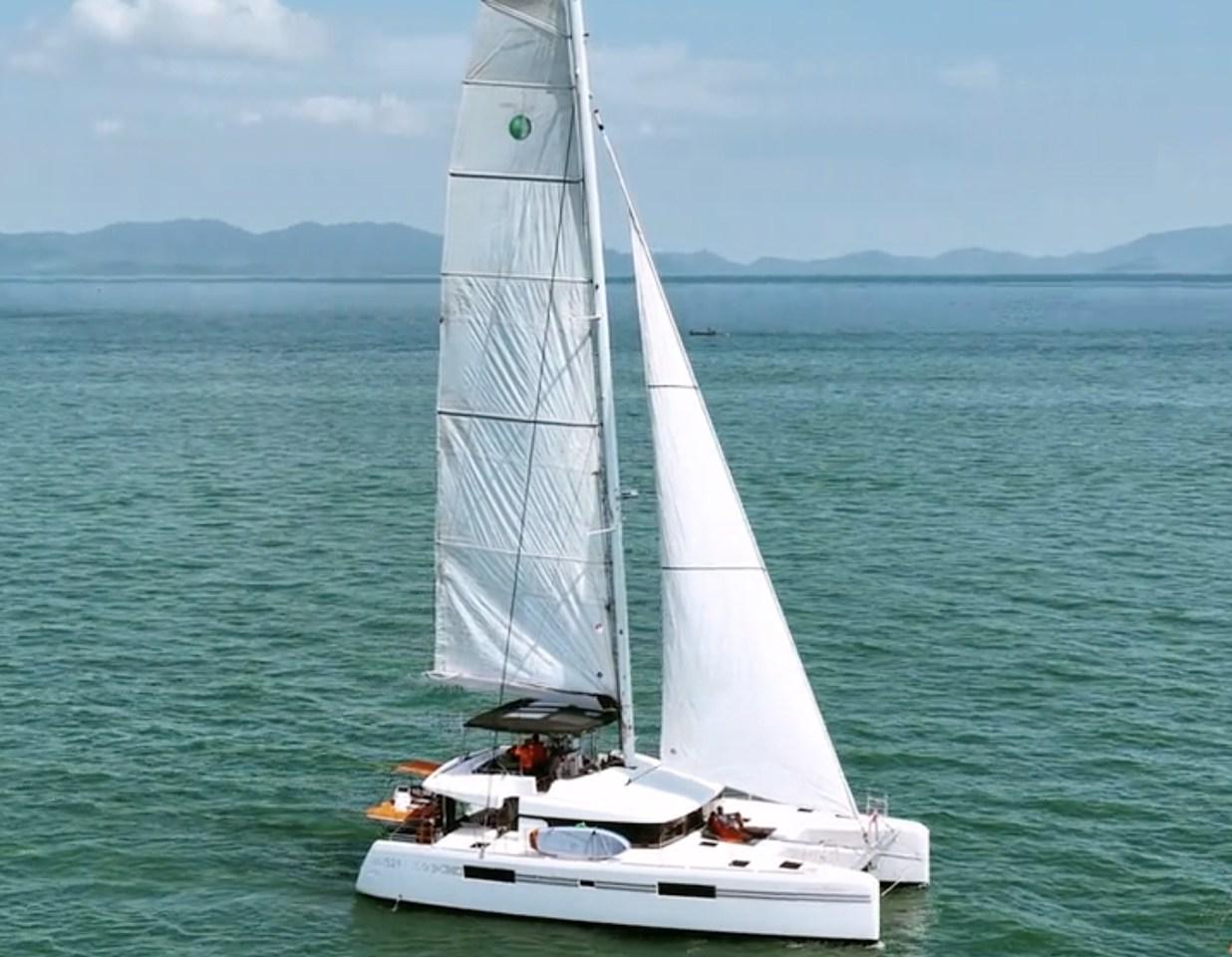 Lagoon 52 F - 4 + 2 cab., picture 4