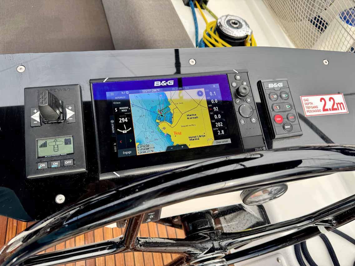 Dufour 41 Performance - 3 cab., picture 7