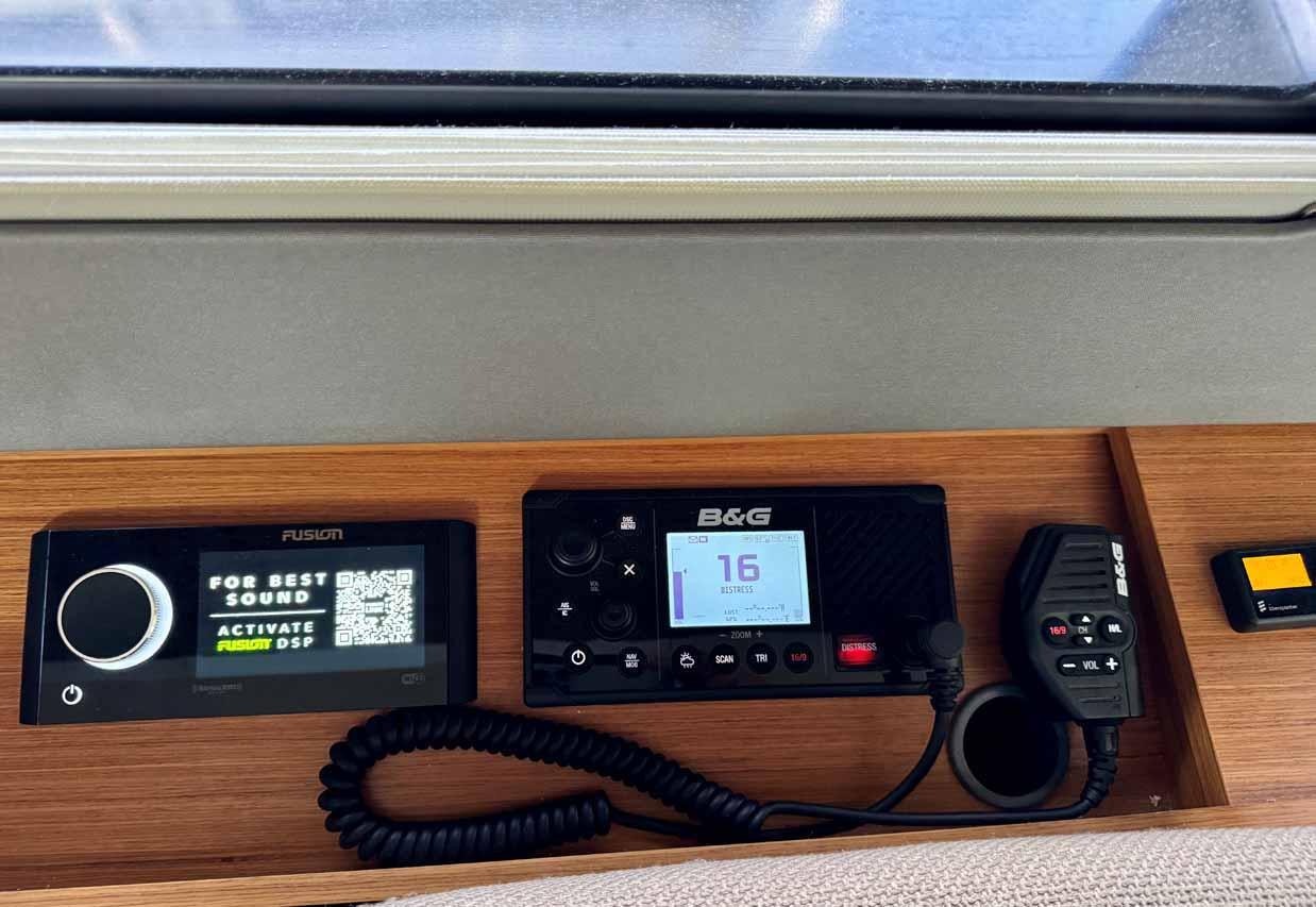 Dufour 41 Performance - 3 cab., picture 17