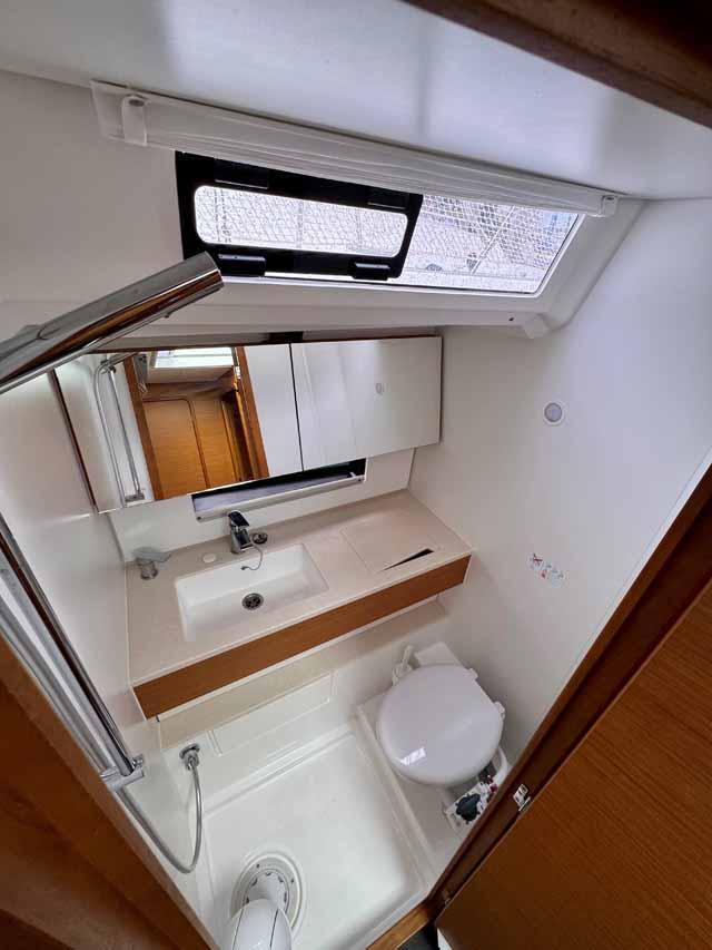 Dufour 41 Performance - 3 cab., picture 25