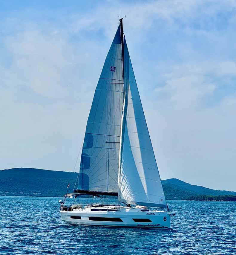 Dufour 41 Performance - 3 cab., picture 5