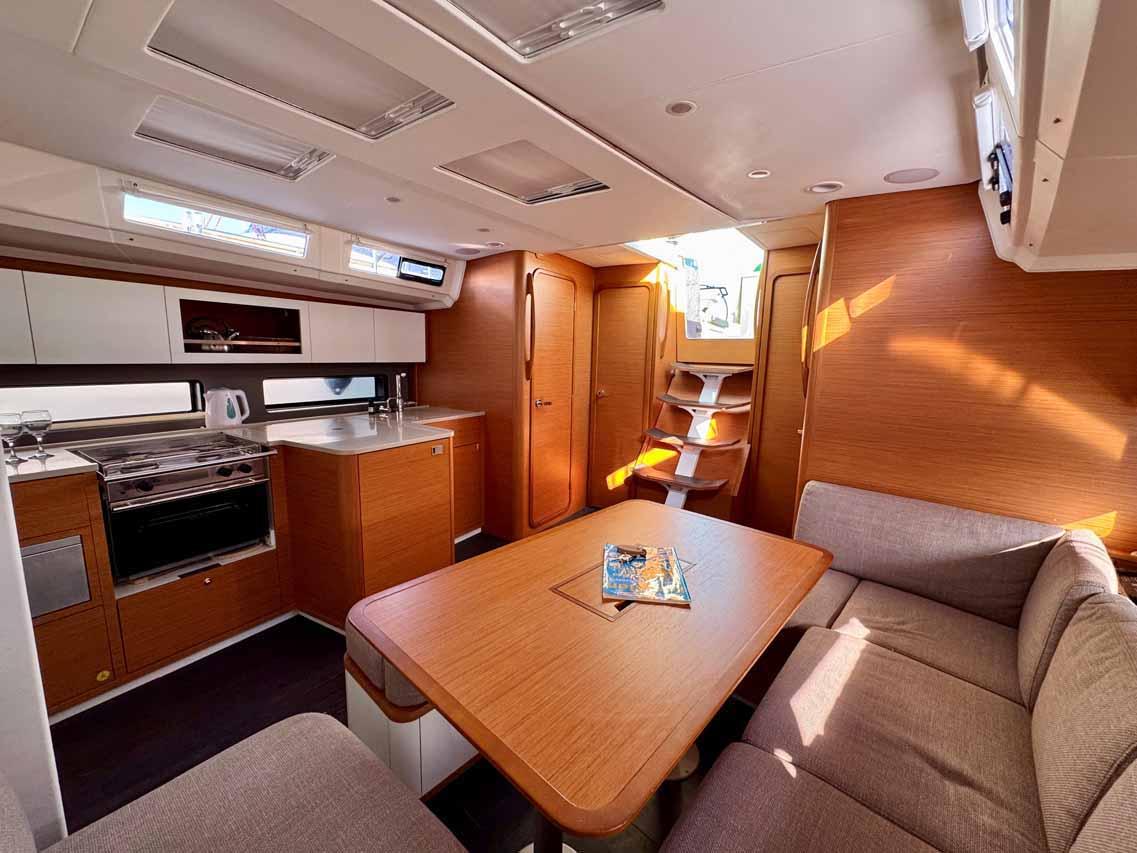 Dufour 41 Performance - 3 cab., picture 15