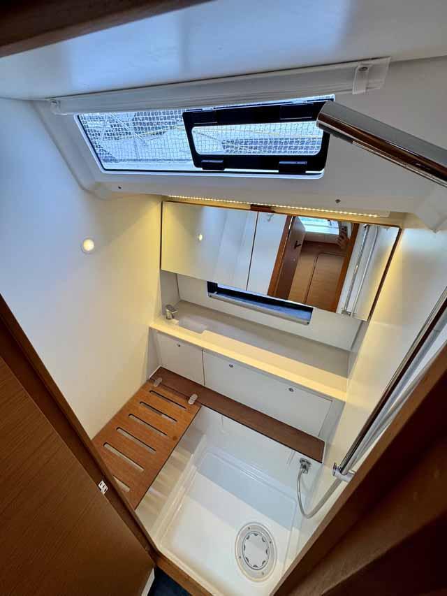 Dufour 41 Performance - 3 cab., picture 24