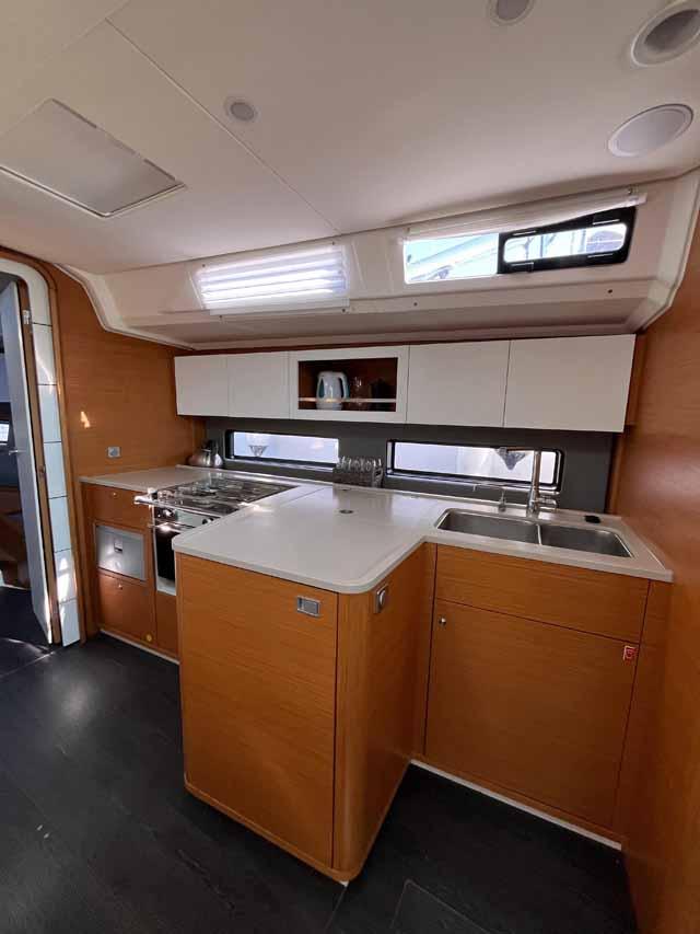 Dufour 41 Performance - 3 cab., picture 8