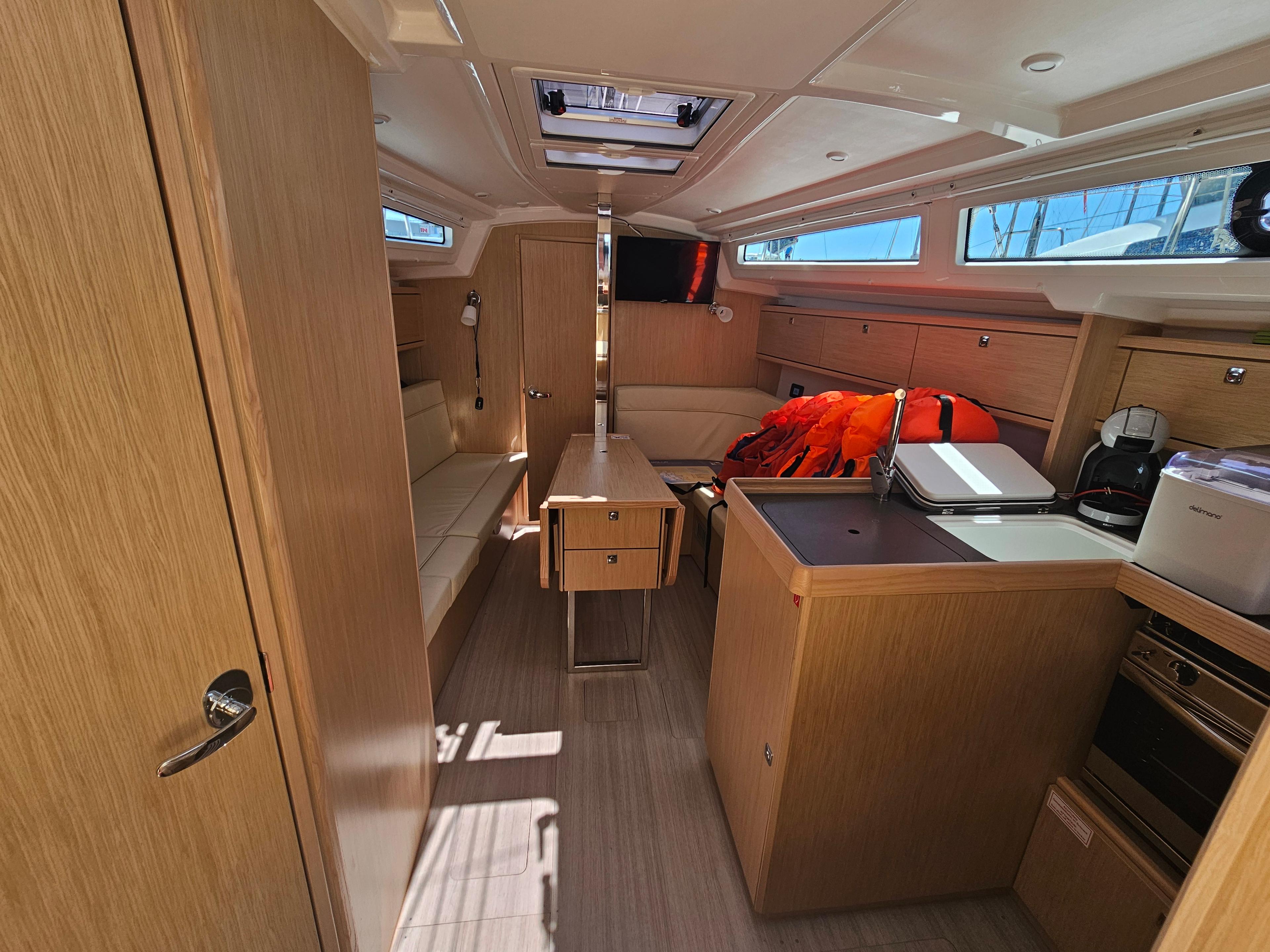 Bavaria Cruiser 34, picture 3