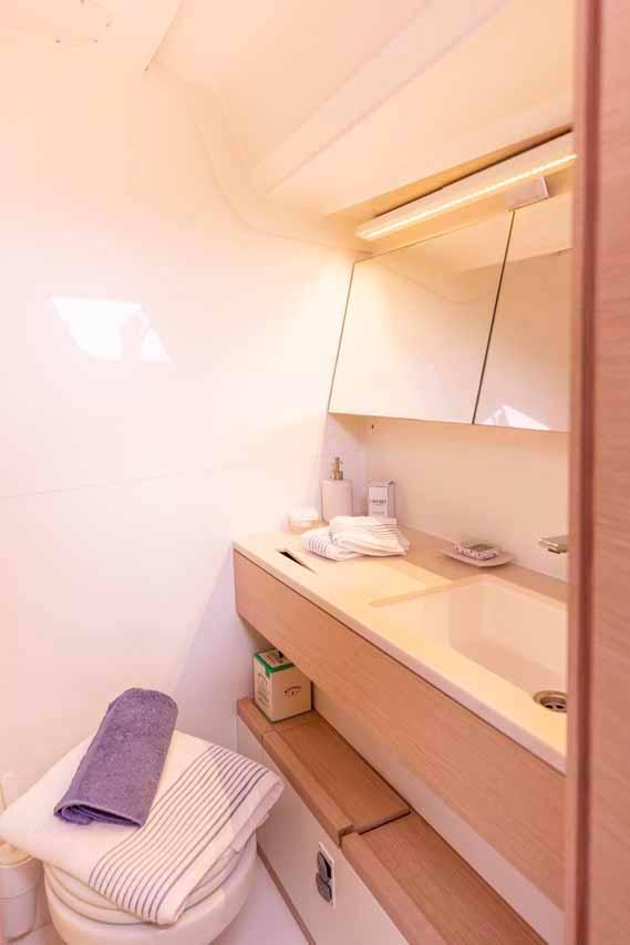 Dufour 41 Performance - 3 cab., picture 17