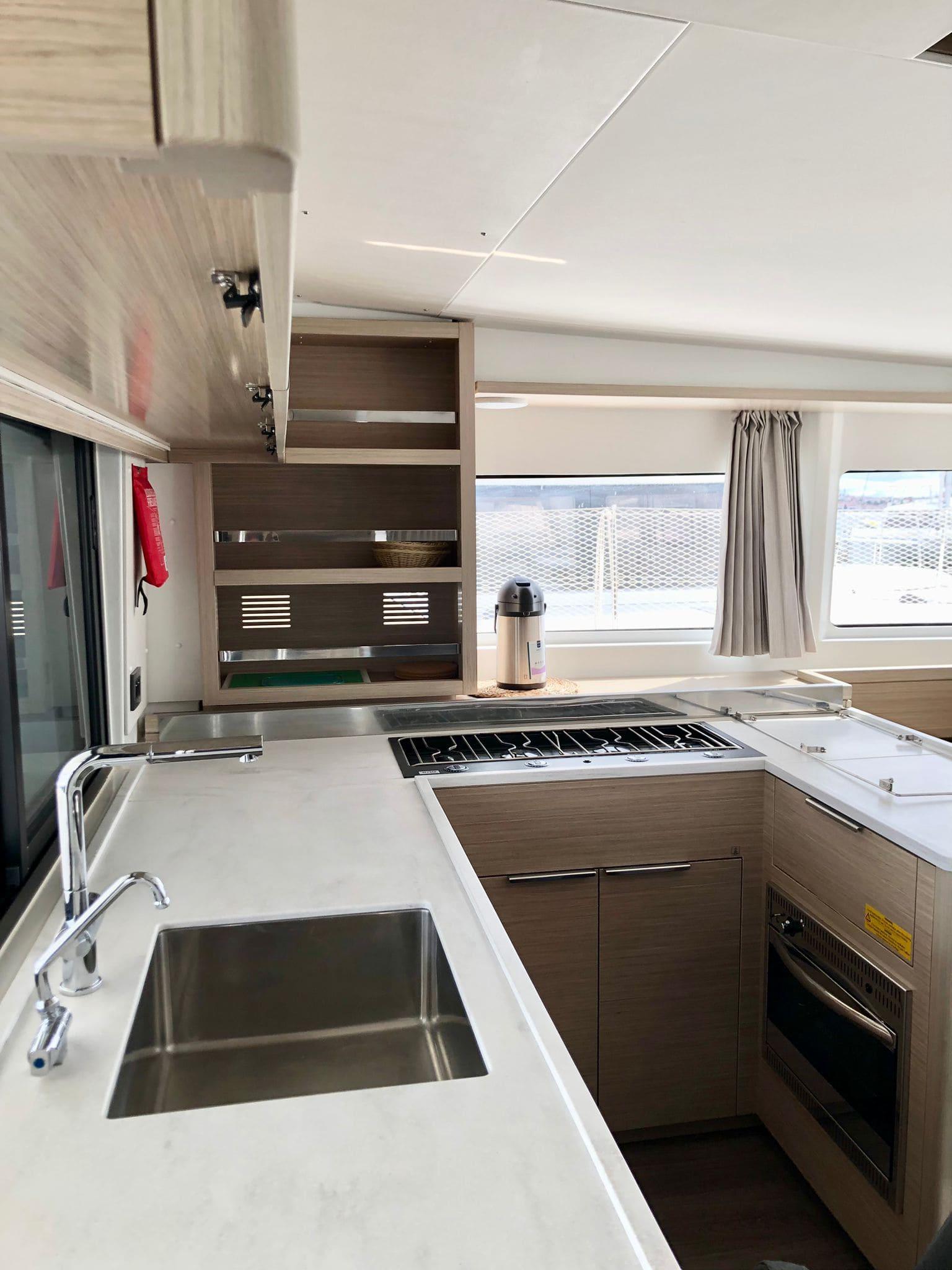 Lagoon 46 - 4 + 2 cab., picture 6