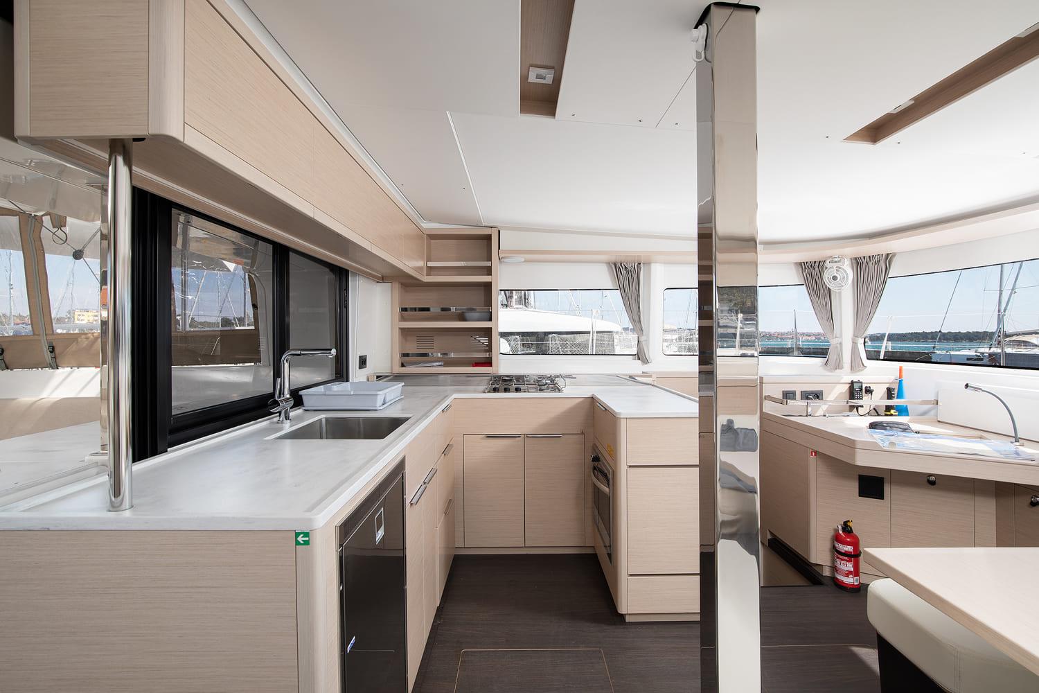 Lagoon 46 - 4 + 2 cab., picture 9