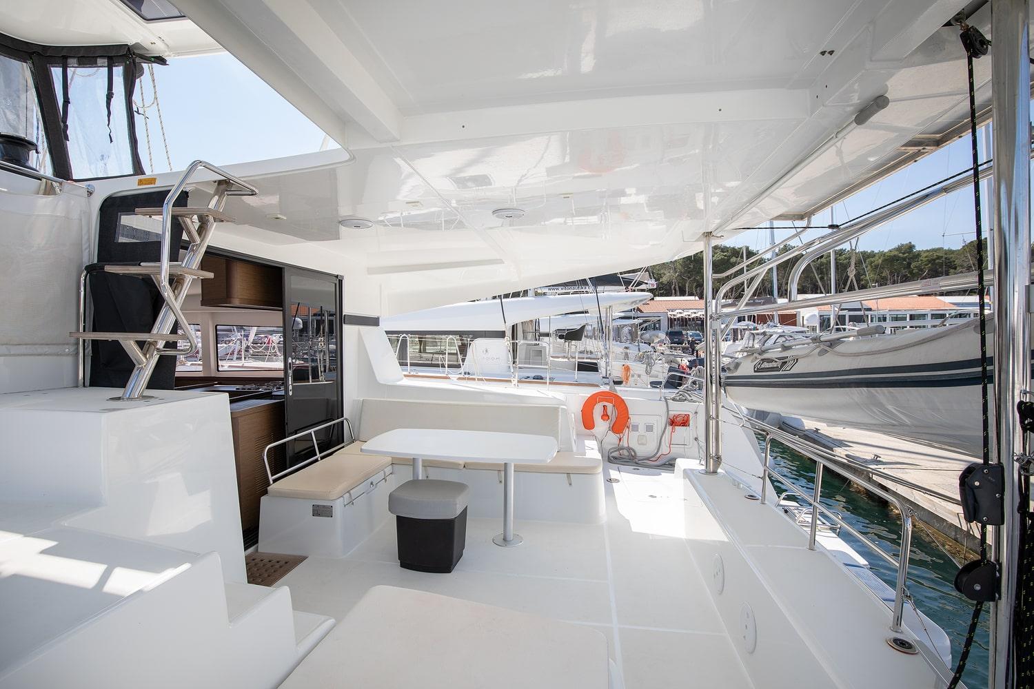 Lagoon 42 - 4 + 2 cab., picture 9