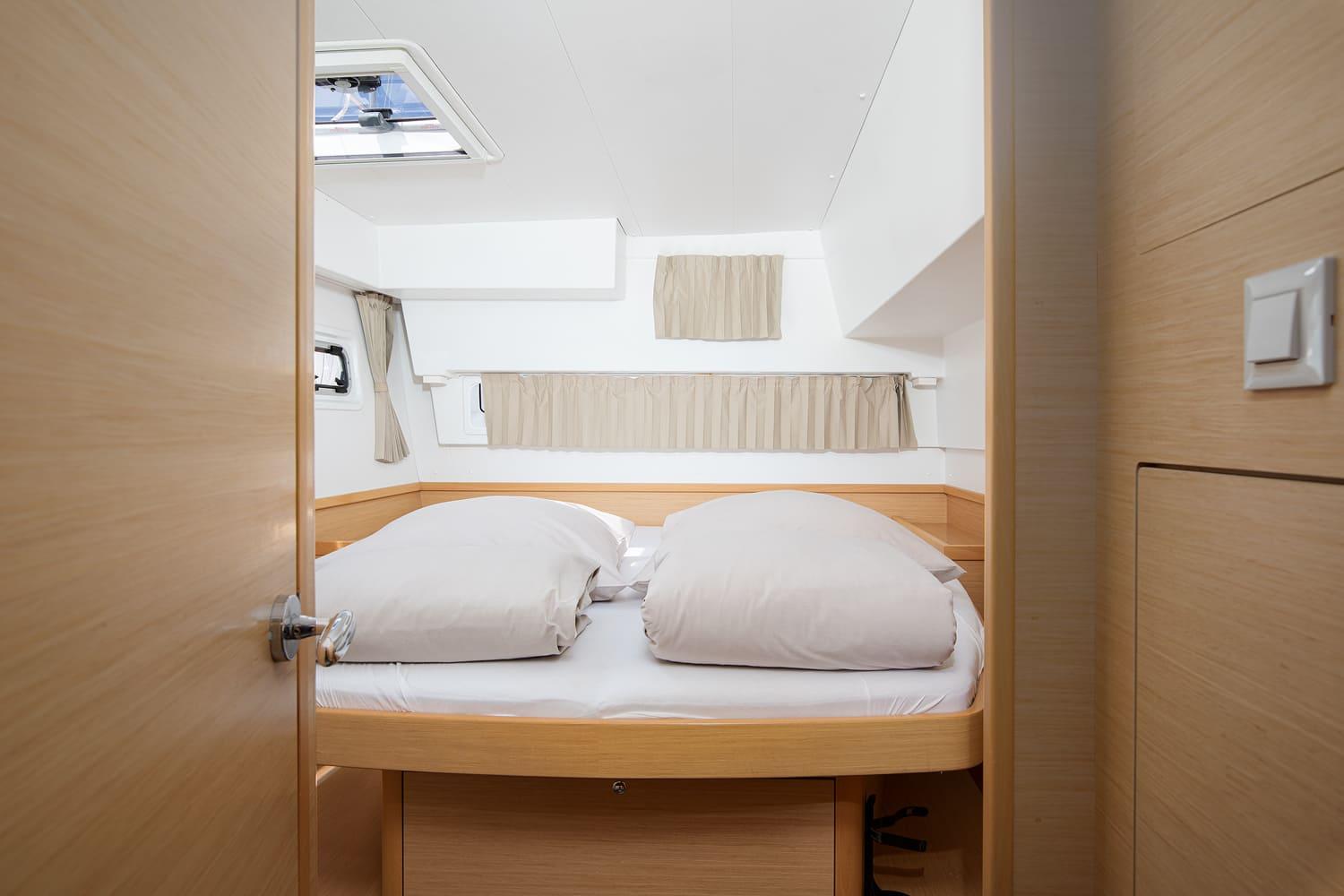 Lagoon 42 - 4 + 1 cab., picture 18