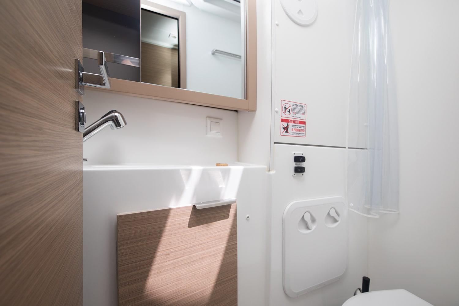 Lagoon 40 - 4 + 2 cab, picture 21