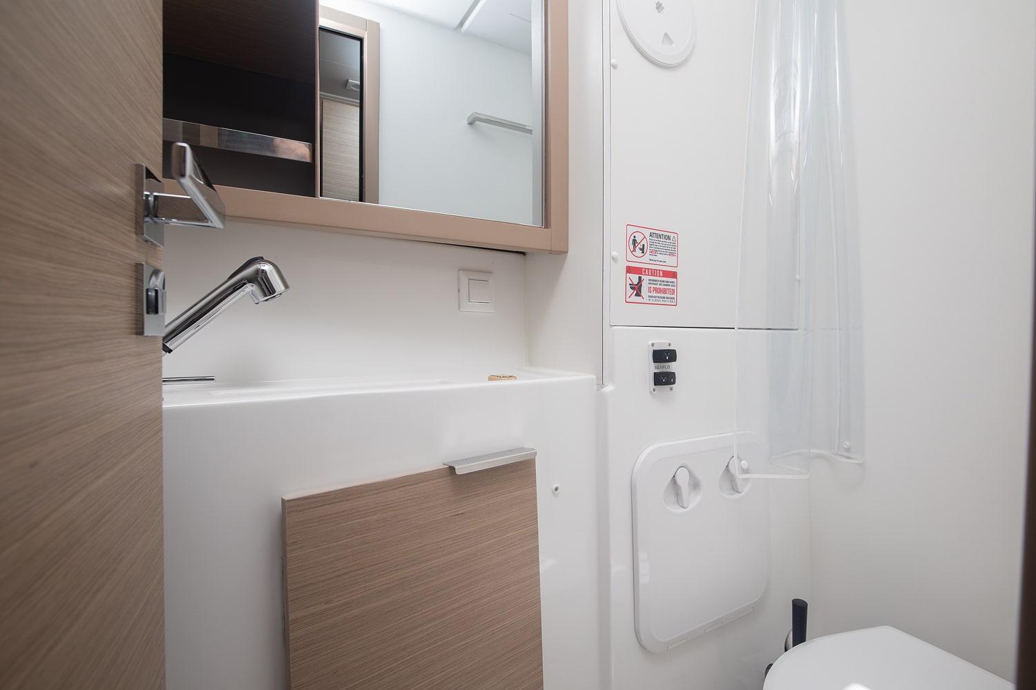 Lagoon 40 - 4 + 2 cab, picture 19