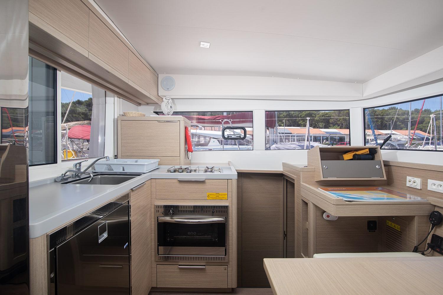 Lagoon 40 - 4 + 2 cab, picture 12