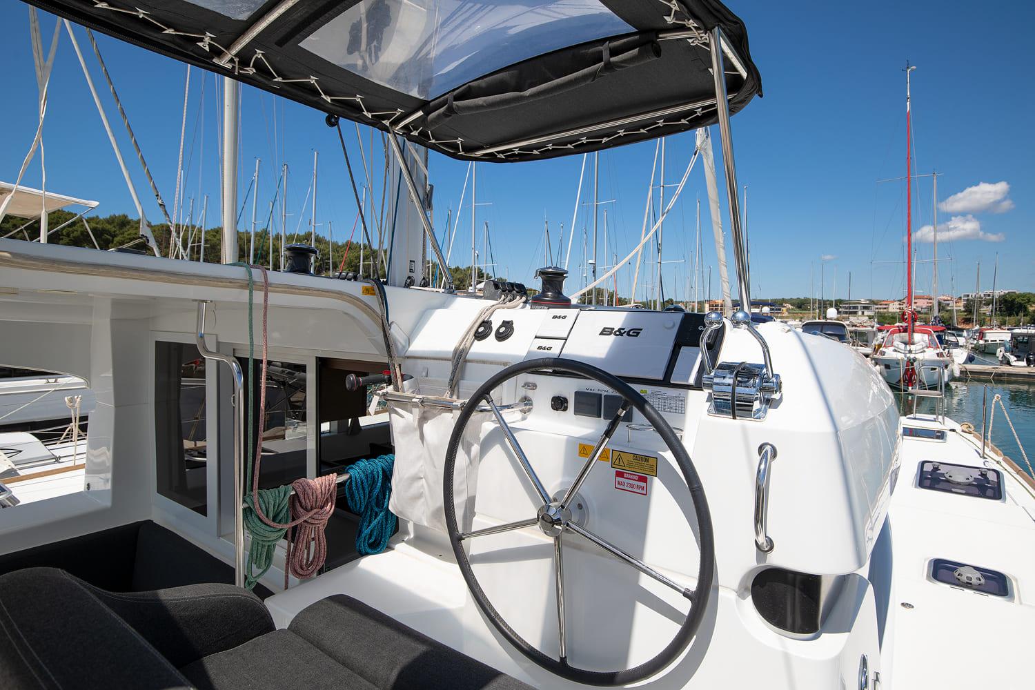 Lagoon 40 - 3 + 2 cab, picture 5