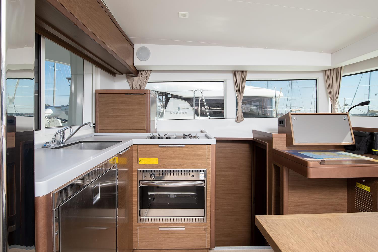 Lagoon 40 - 4 + 2 cab, picture 12