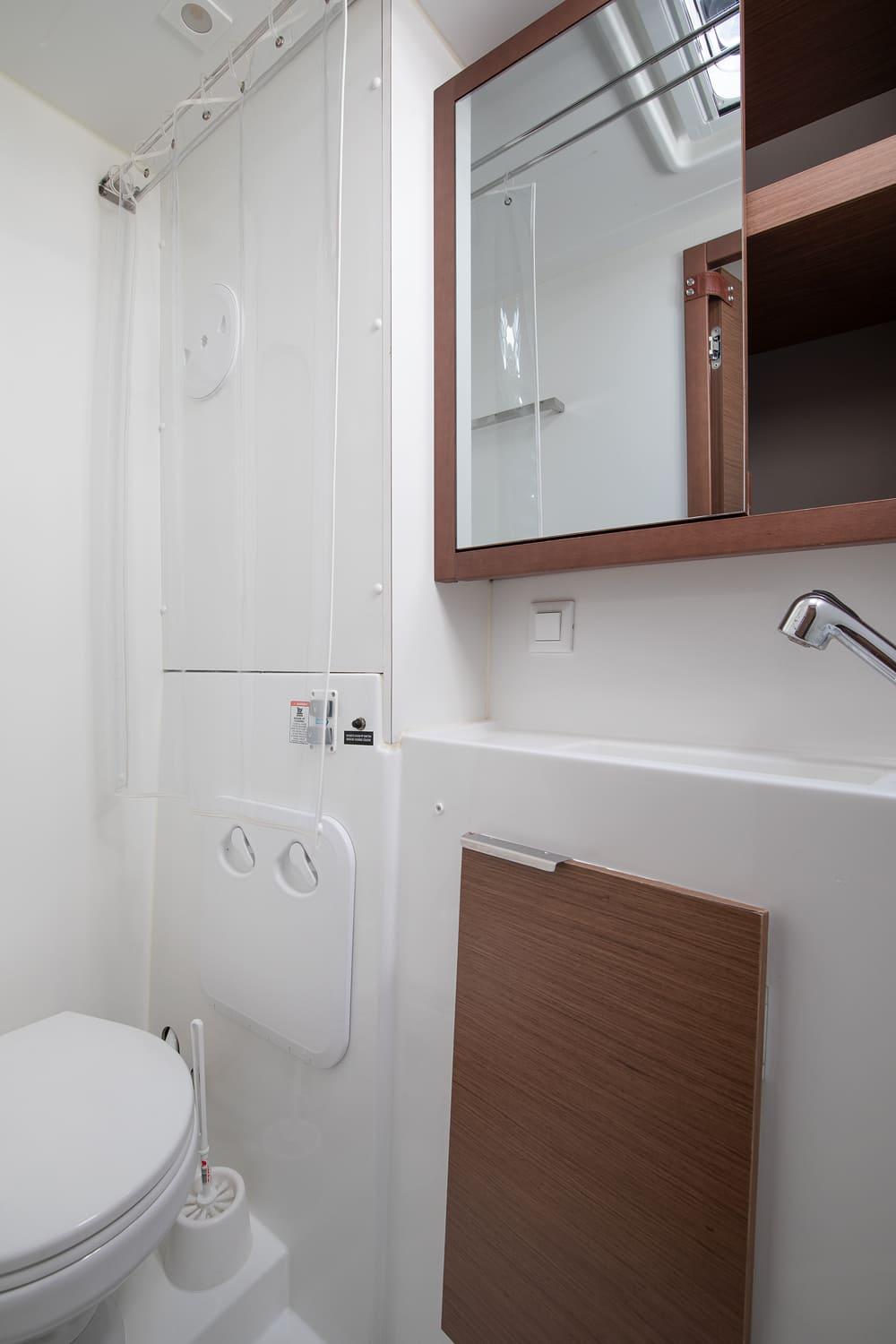 Lagoon 40 - 4 + 2 cab, picture 13