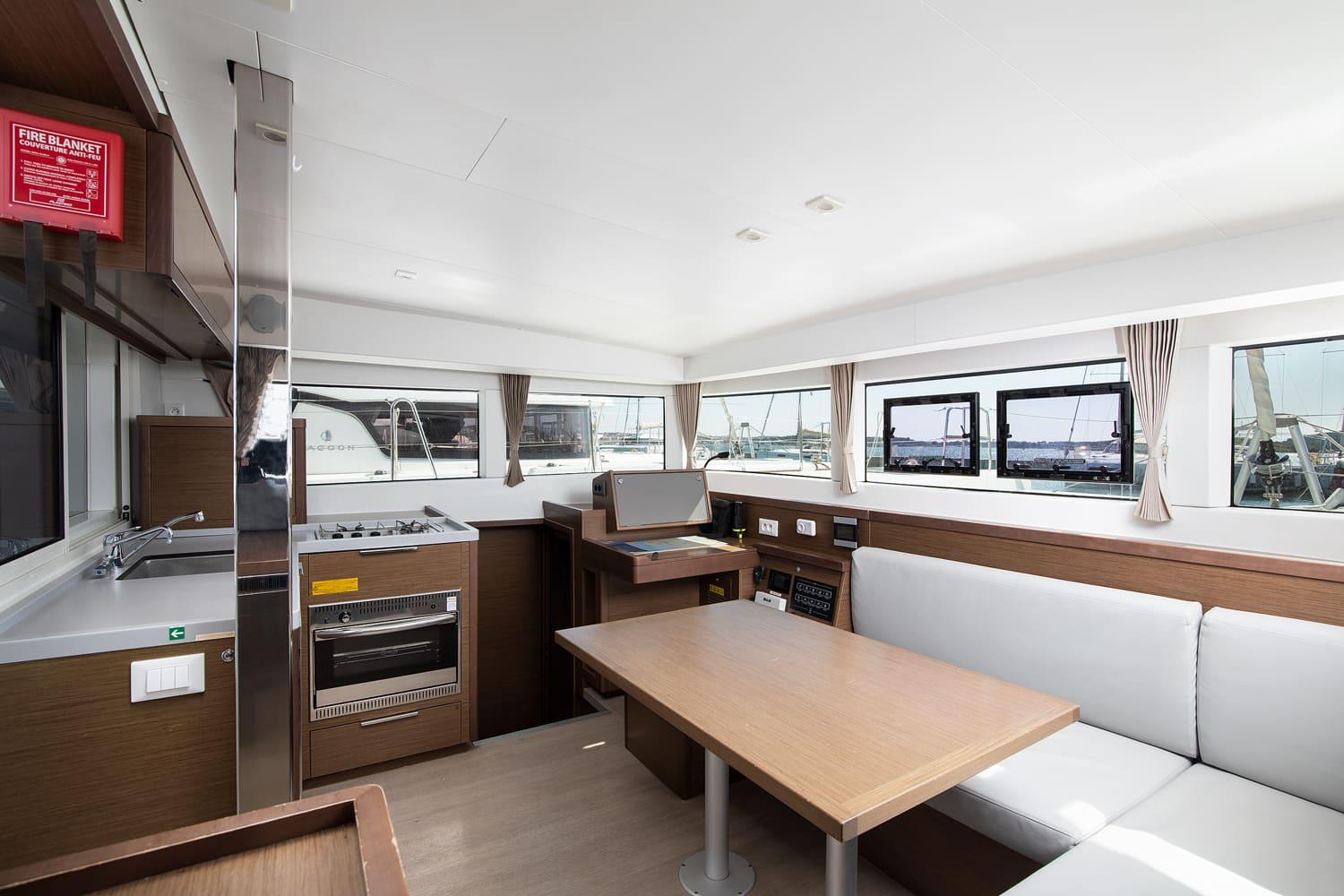 Lagoon 40 - 4 + 2 cab, picture 8