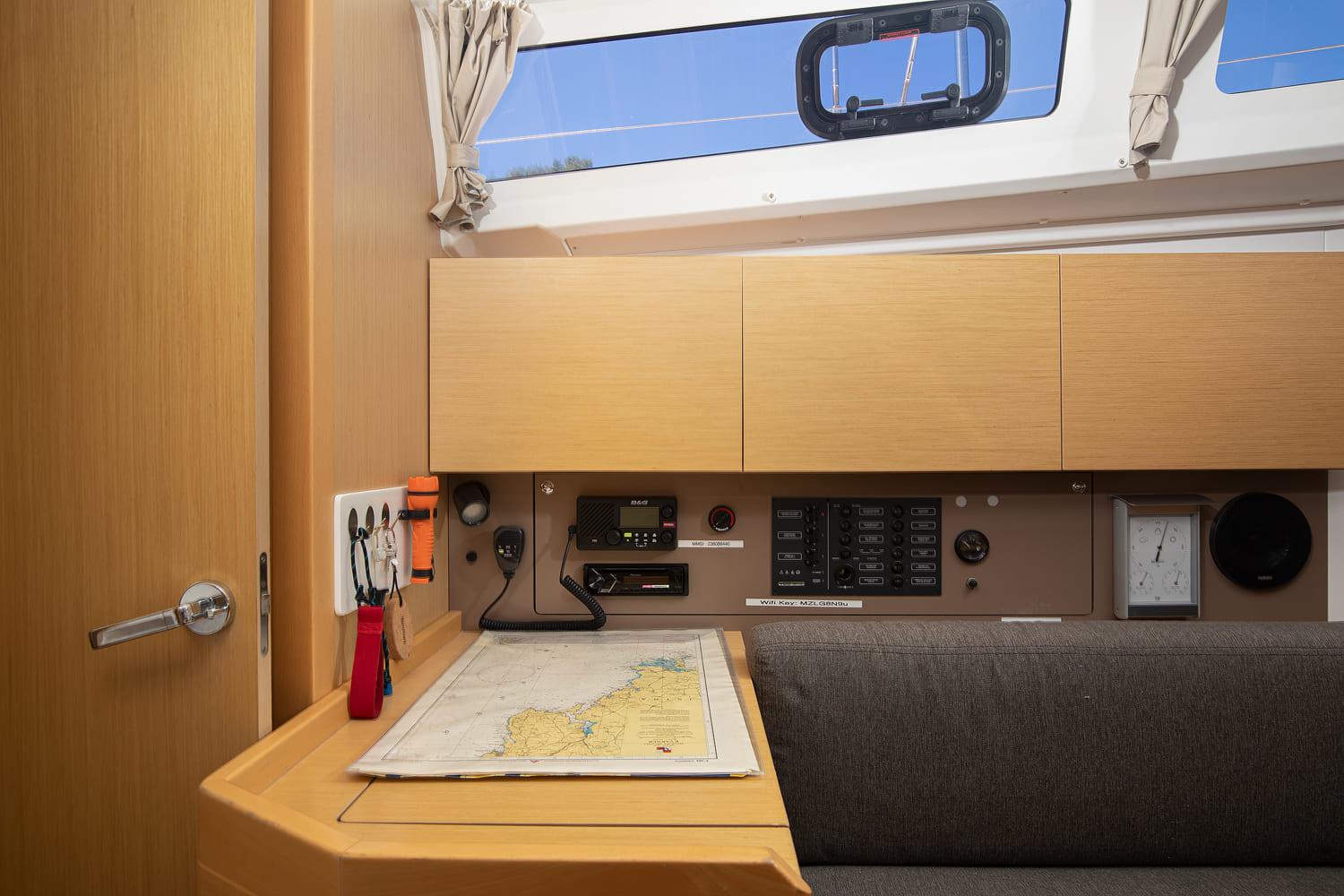 Oceanis 35, picture 14