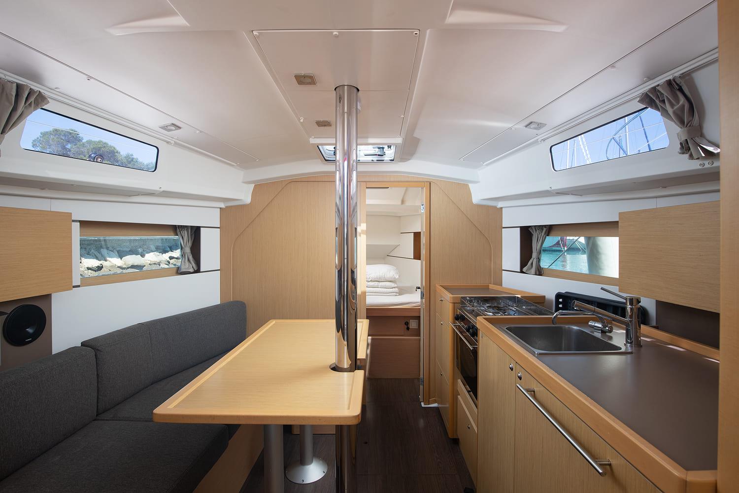 Oceanis 35, picture 11