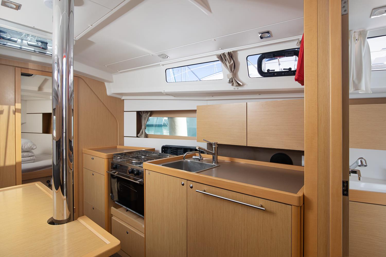 Oceanis 35, picture 12