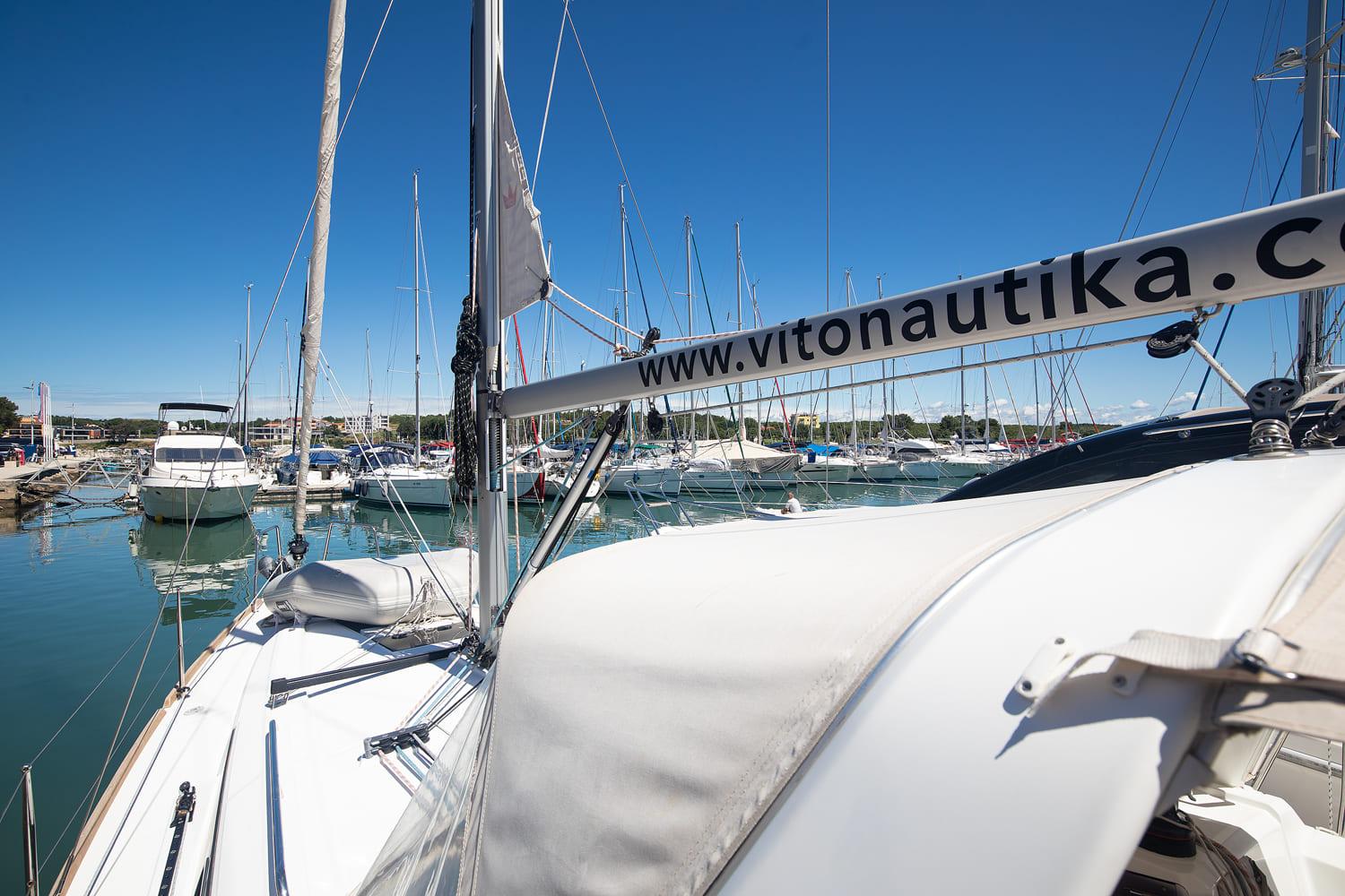 Oceanis 35, picture 8