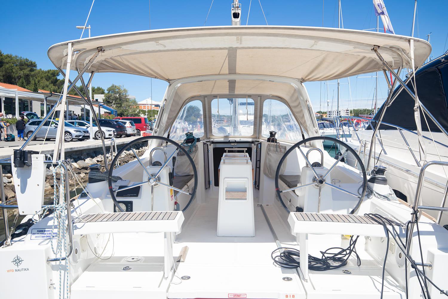 Oceanis 35, picture 6