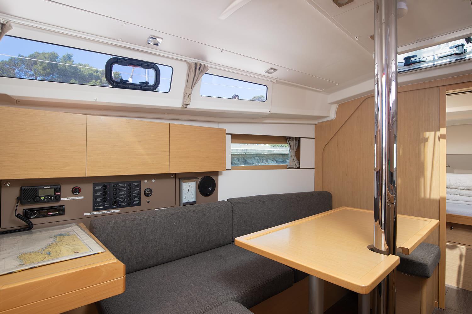 Oceanis 35, picture 13